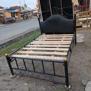 Kitanda Cha 4kwa6 Used Clean