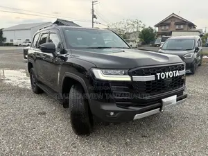 Toyota Land Cruiser LC300 2023 Black