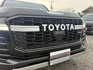 Toyota Land Cruiser LC300 2023 Black