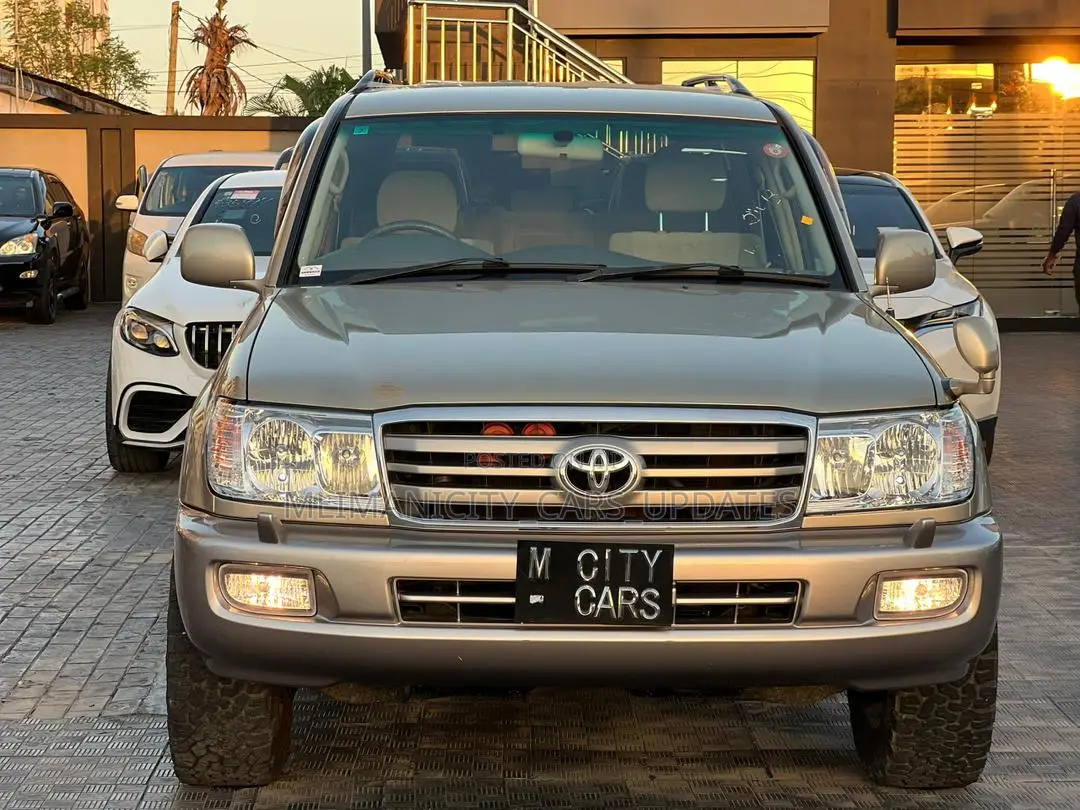 Toyota Land Cruiser 100 4.2 2006 Gray