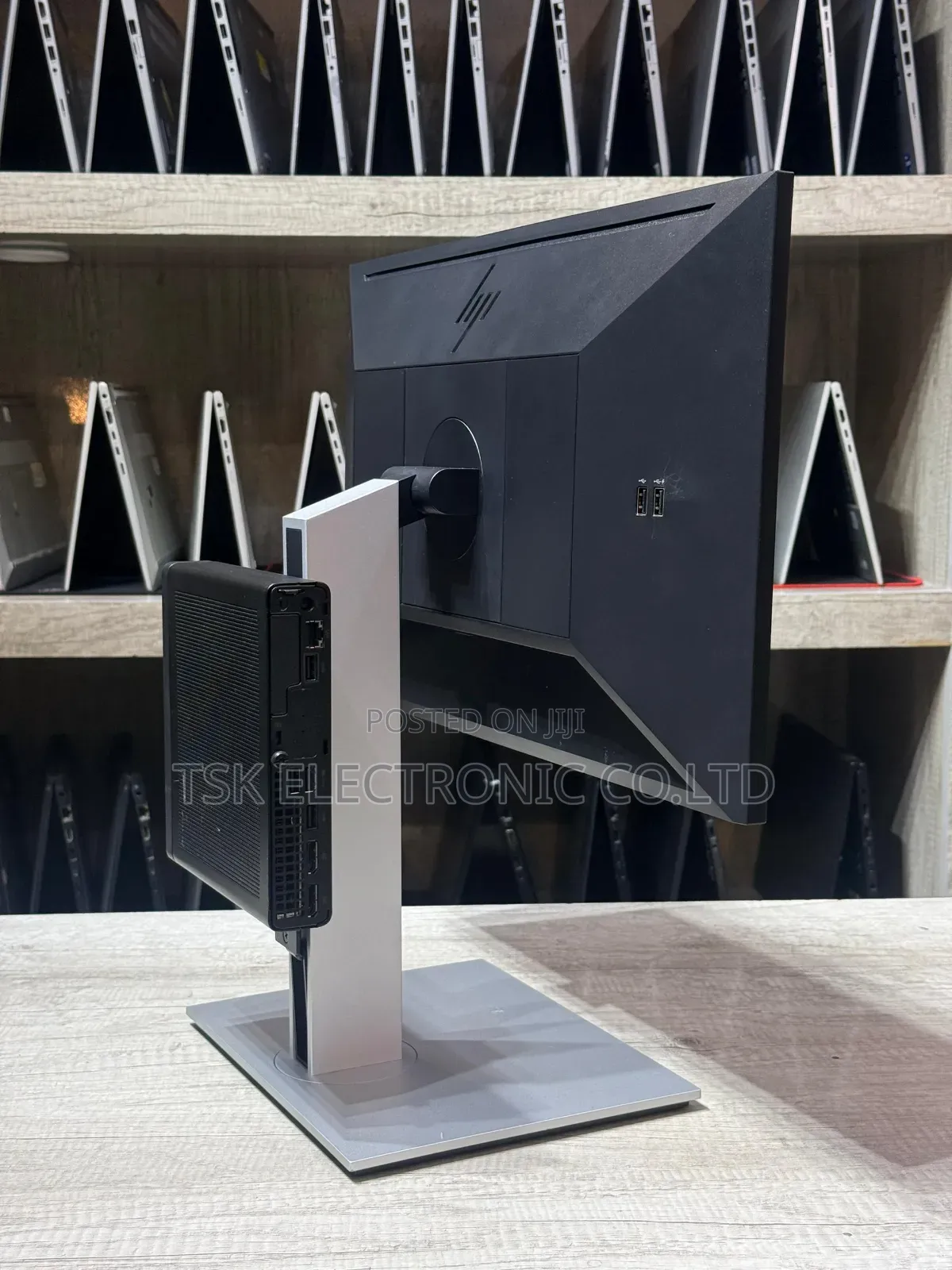 Desktop Computer HP 200 G4 22 All-in-One 8GB AMD Ryzen 5 SSD 256GB