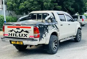 Toyota Hilux 2008 White