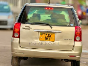 Toyota Raum 2004 Beige