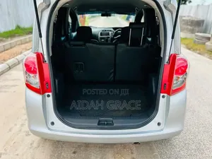 Toyota Ractis 2009 Silver