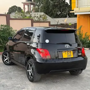 Toyota IST 2004 Black