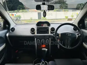 Toyota IST 2004 White