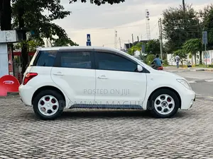 Toyota IST 2004 White