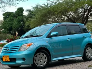 Toyota IST 2006 Green