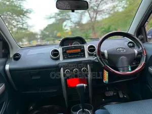 Toyota IST 2006 Green