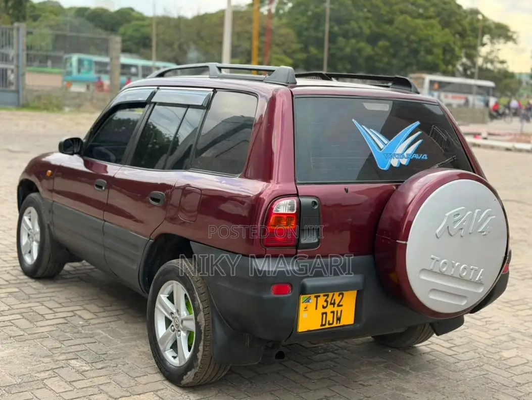 Toyota RAV4 2004 Maroon