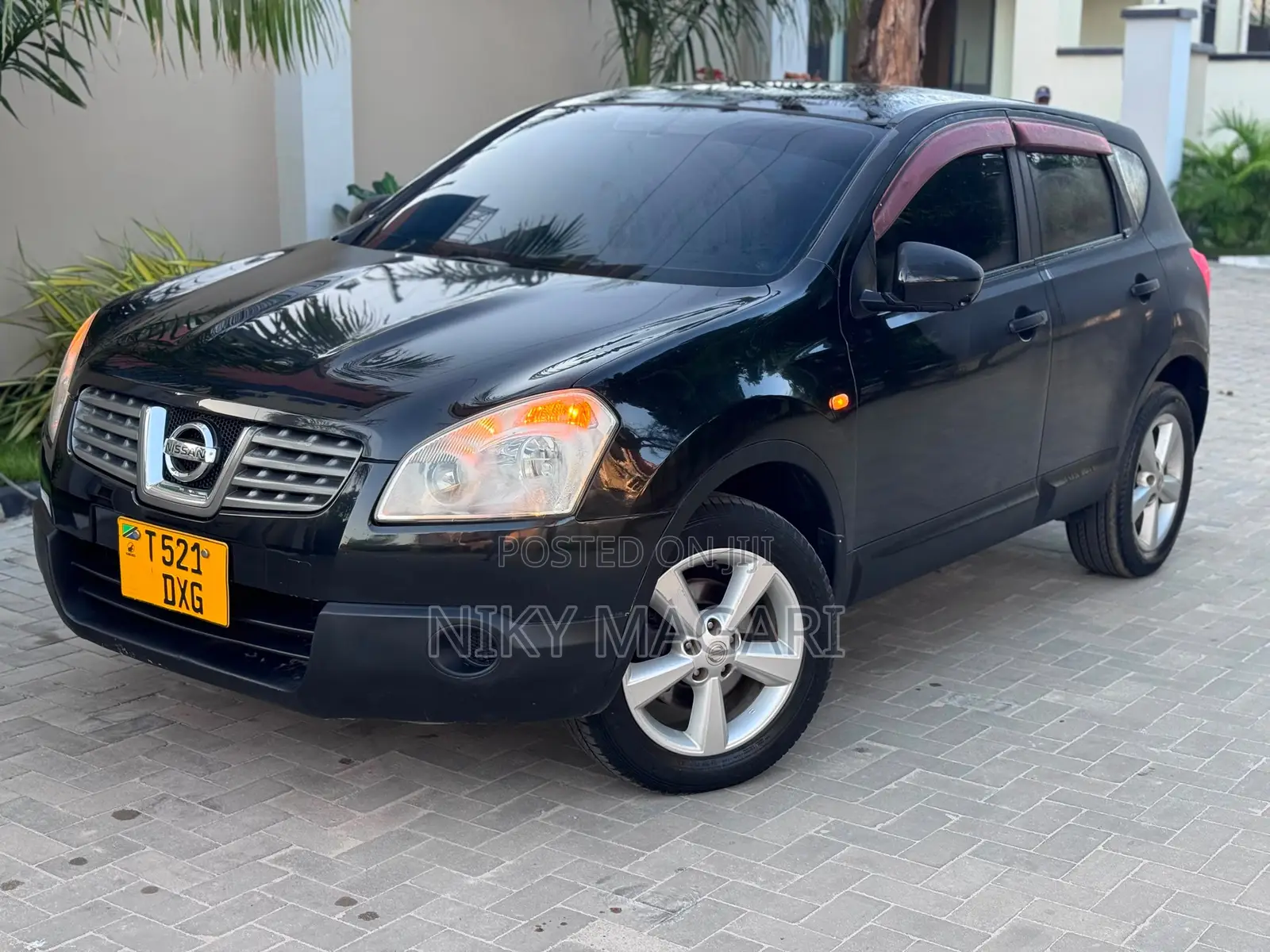 Nissan Dualis 2010 Black