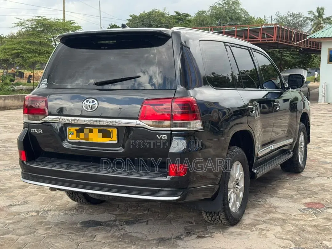 Toyota Land Cruiser 2011 Black