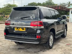 Toyota Land Cruiser 2011 Black
