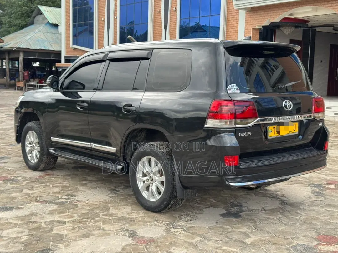Toyota Land Cruiser 2011 Black