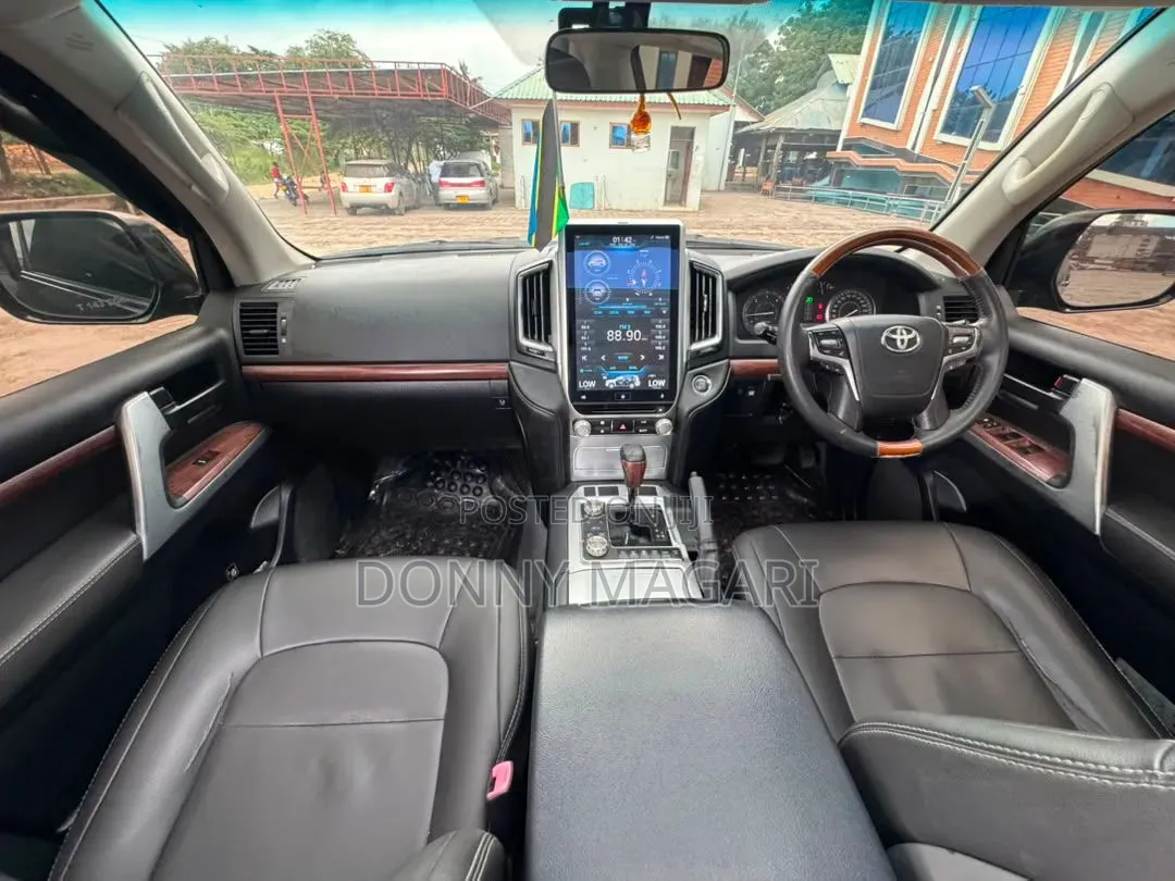 Toyota Land Cruiser 2011 Black