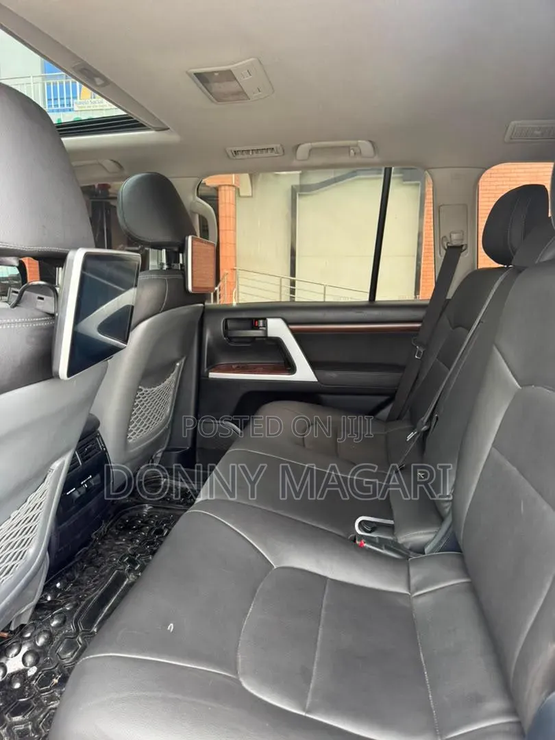 Toyota Land Cruiser 2011 Black