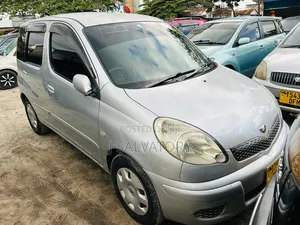Toyota Fun Cargo 2002 Silver