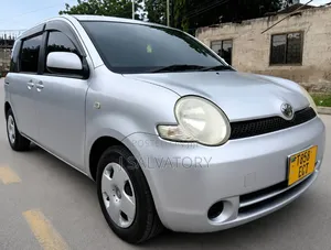 Toyota Sienta 1.5 AWD 2006 Silver