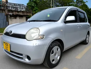 Toyota Sienta 1.5 AWD 2006 Silver