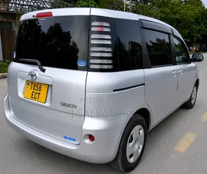 Toyota Sienta 1.5 AWD 2006 Silver