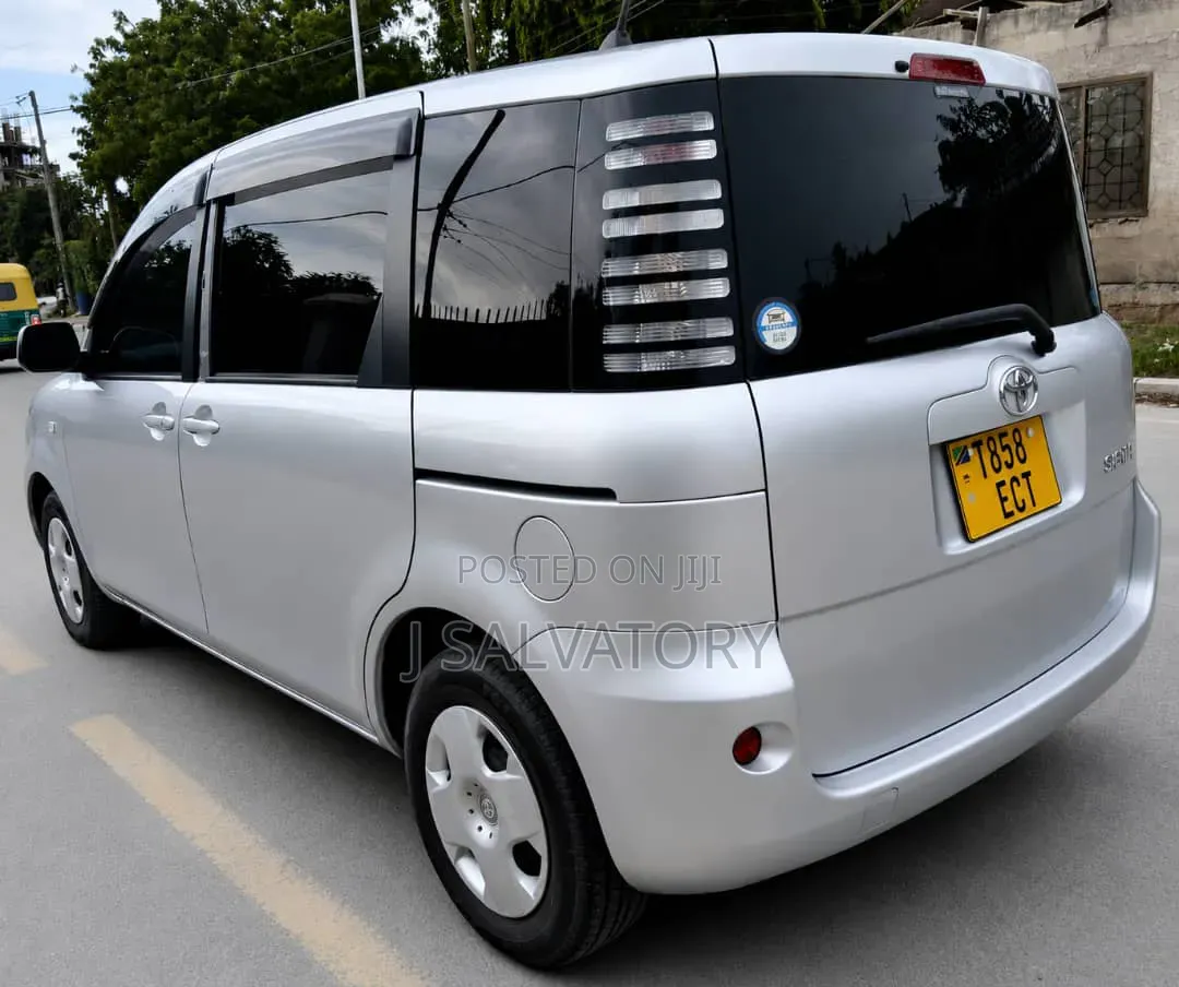 Toyota Sienta 1.5 AWD 2006 Silver