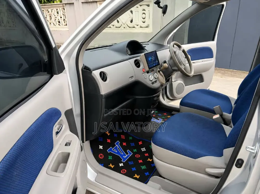 Toyota Sienta 1.5 AWD 2006 Silver