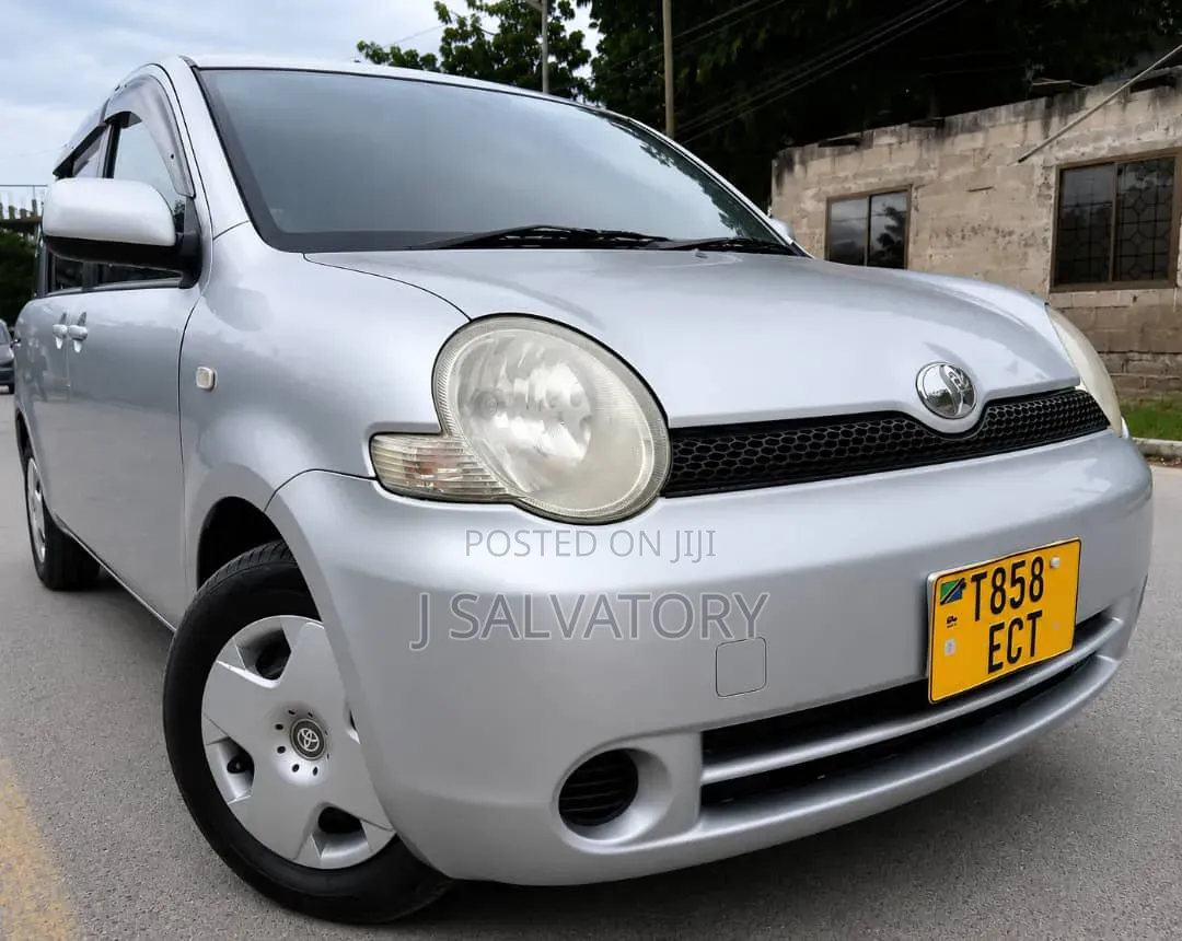 Toyota Sienta 1.5 AWD 2006 Silver