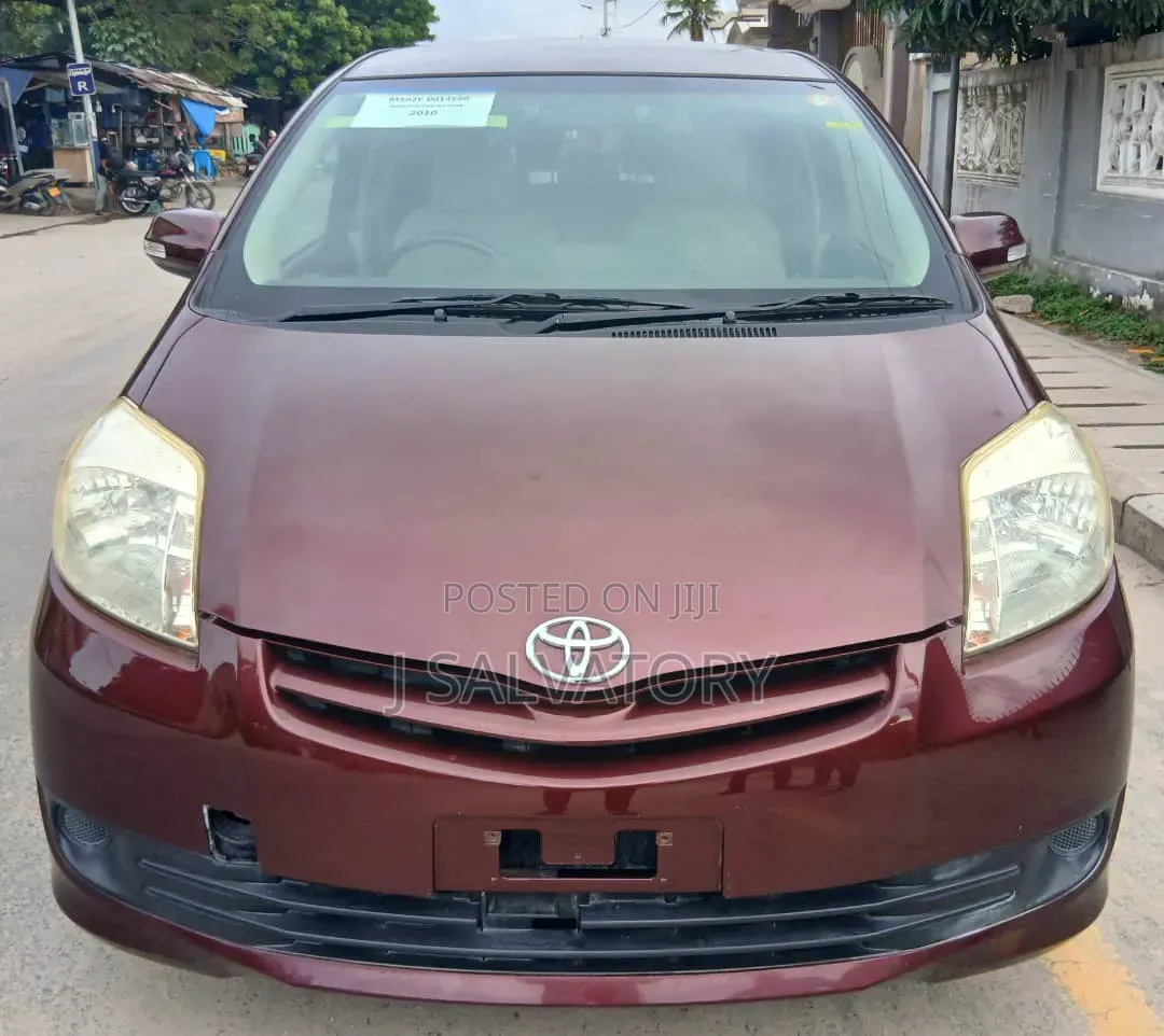 Toyota Passo Sette 1.5 AWD 2010 Red