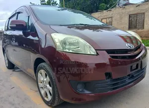 Toyota Passo Sette 1.5 AWD 2010 Red
