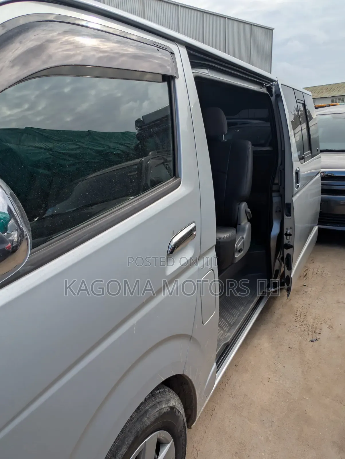 Toyota Quantum 2005 Silver