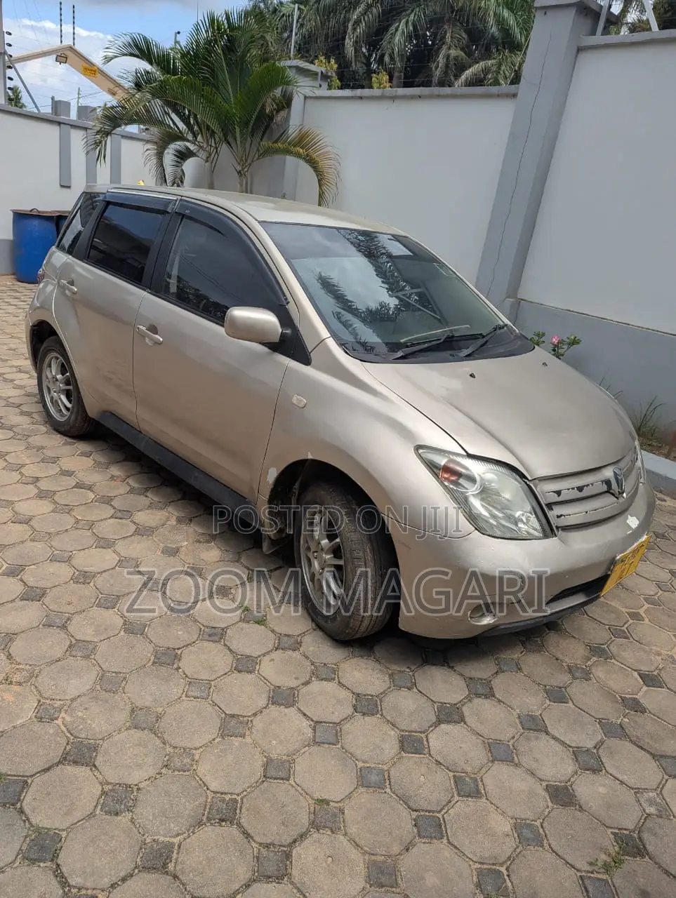Toyota IST 2005 Beige