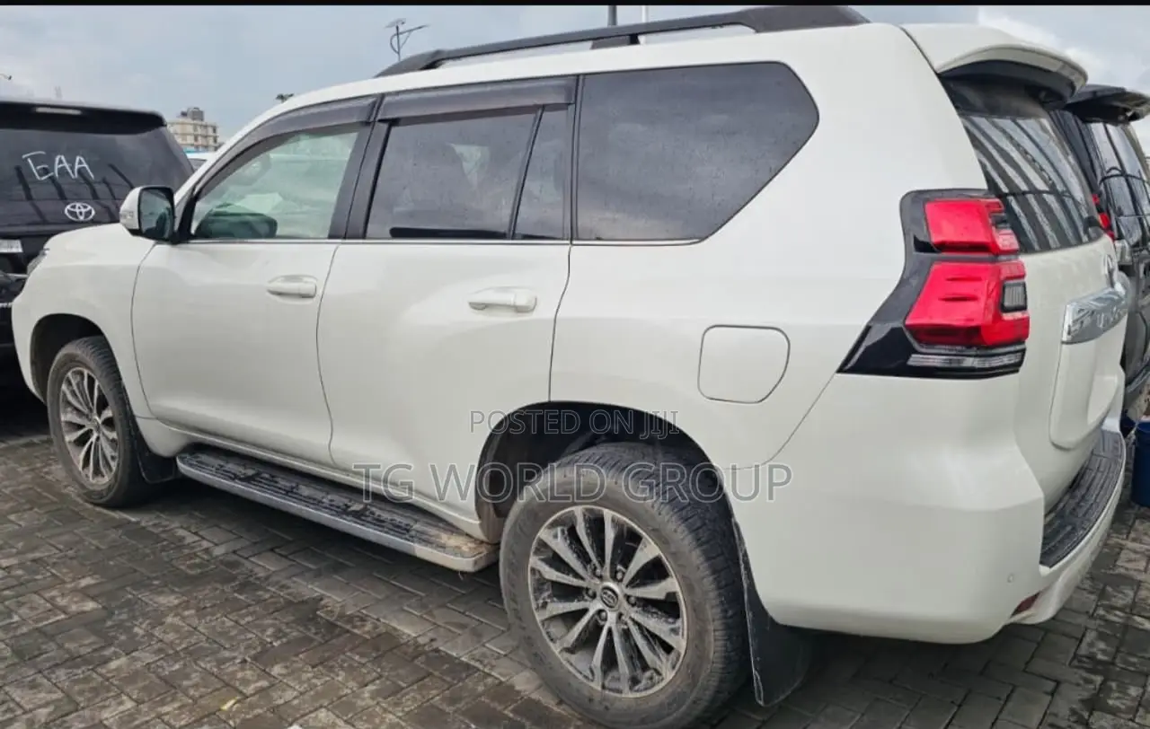 Toyota Land Cruiser Prado 2.8 2020 White