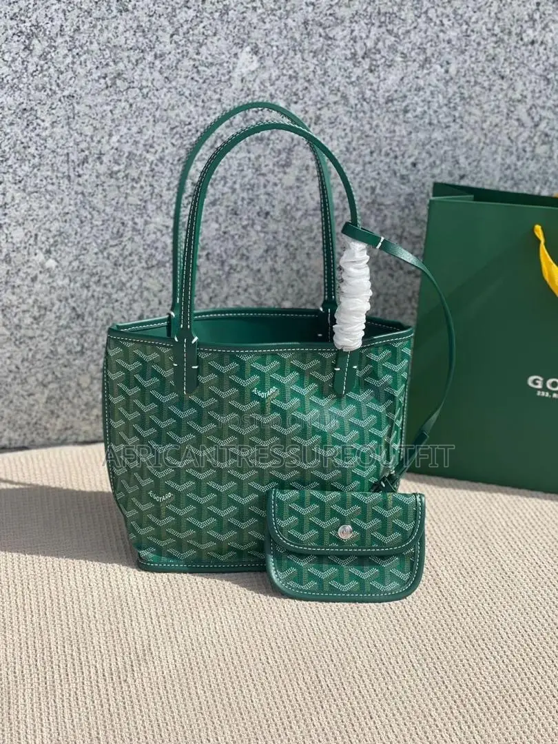Goyard Anjou Mini Bag Detachable Mini Coin Pouch Attached to the Strap
