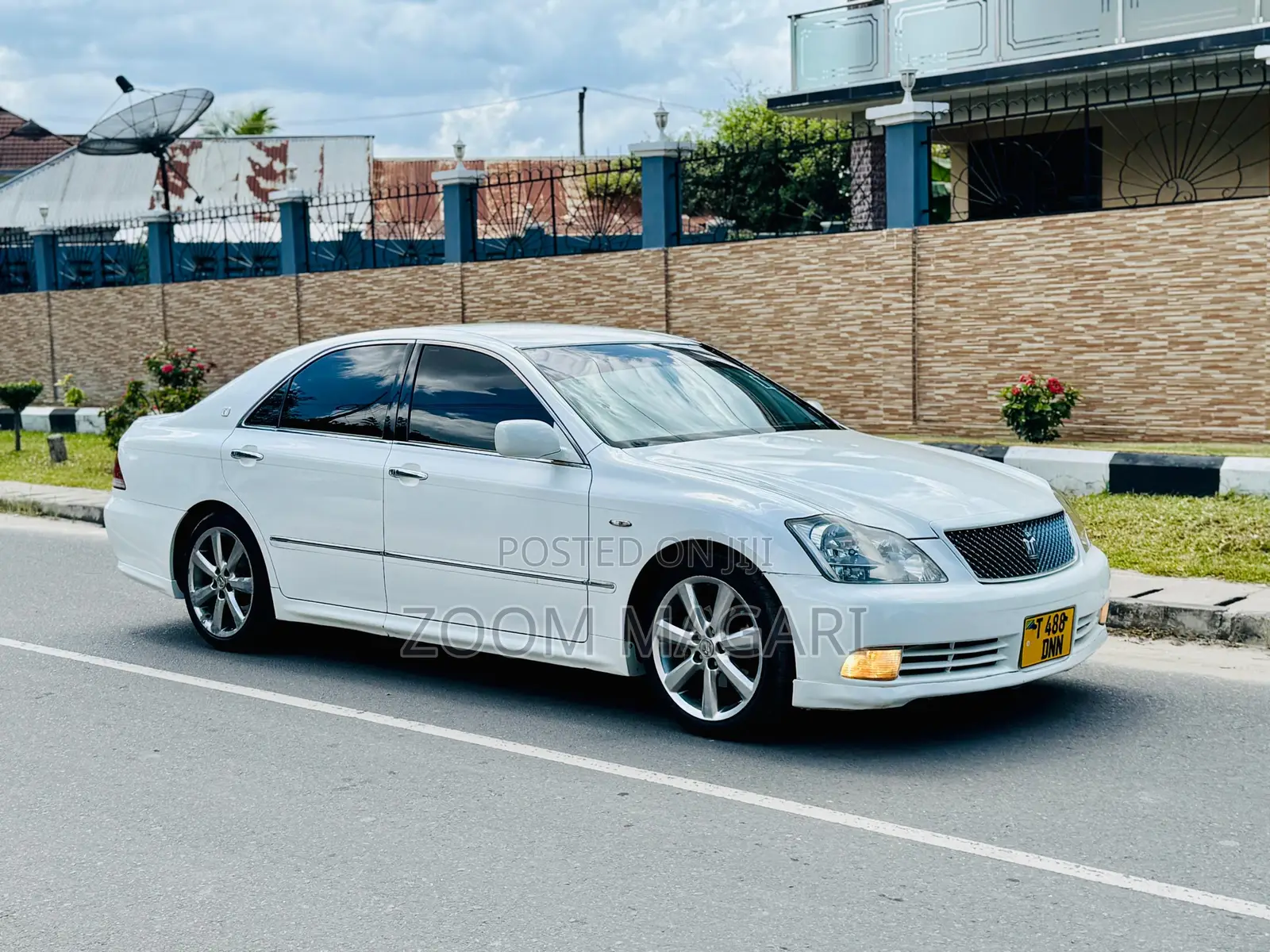 Toyota Crown Royale 2005 Pearl