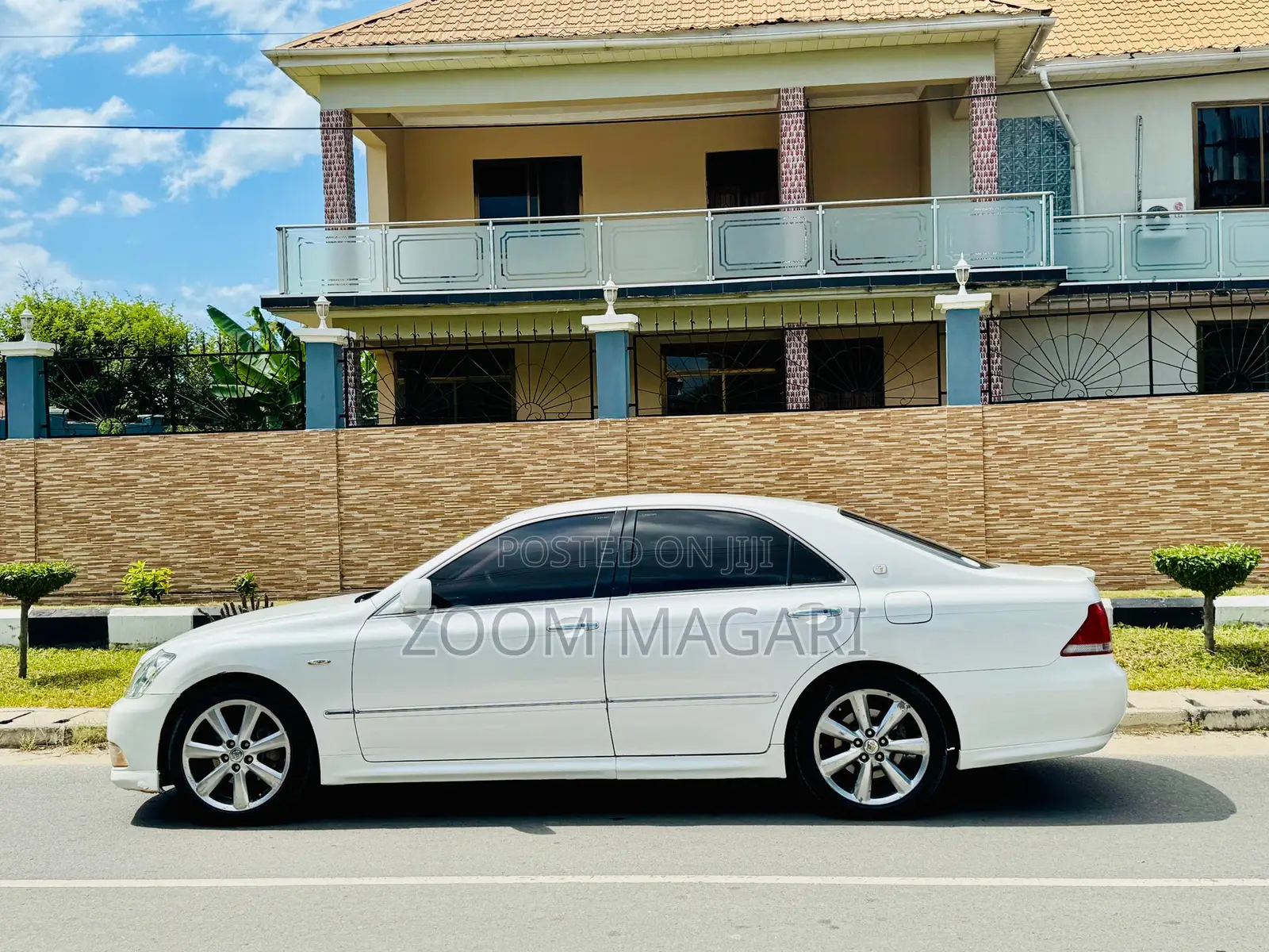 Toyota Crown Royale 2005 Pearl
