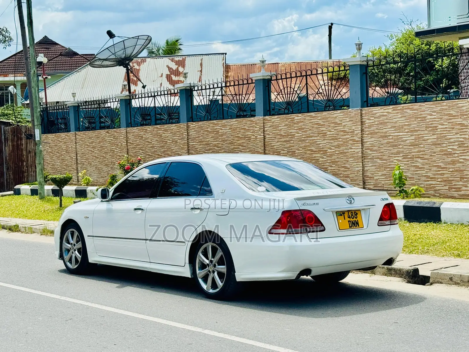 Toyota Crown Royale 2005 Pearl