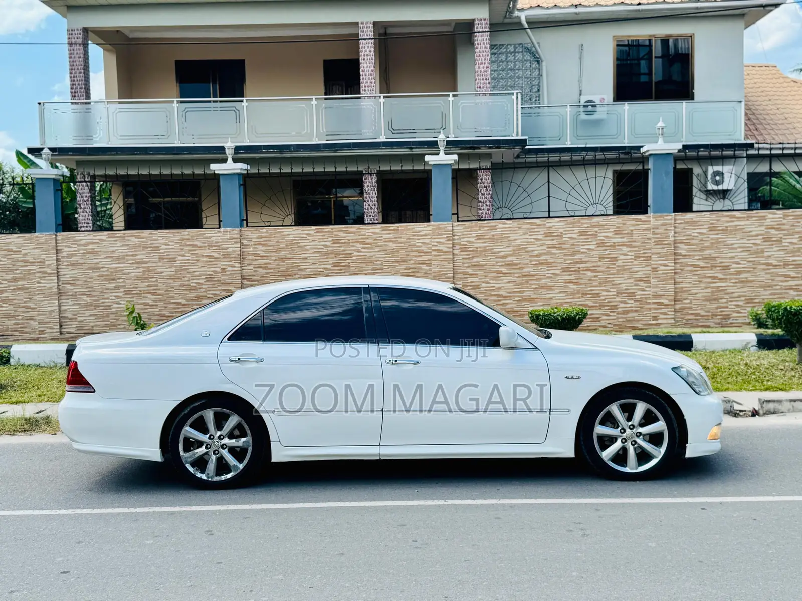Toyota Crown Royale 2005 Pearl
