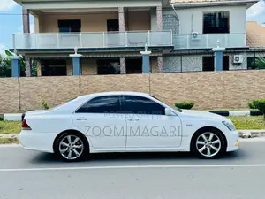 Toyota Crown Royale 2005 Pearl