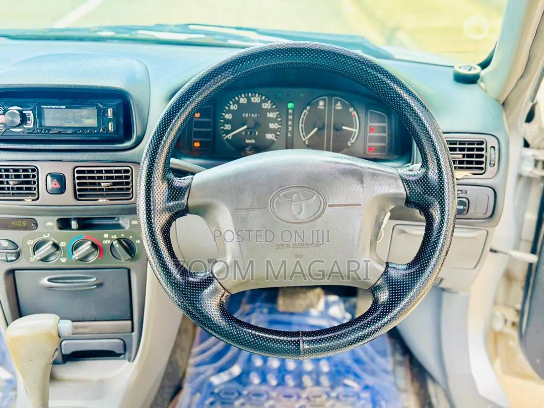 Toyota Corolla 2001 Silver