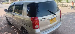 Toyota Raum 2005 Silver