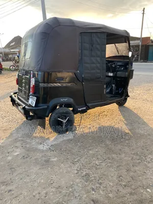 Bajaj Avenger 220 2025 Black