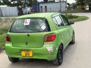 Toyota Vitz 2002 Green