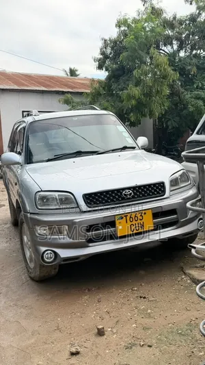Toyota RAV4 1999 Pearl