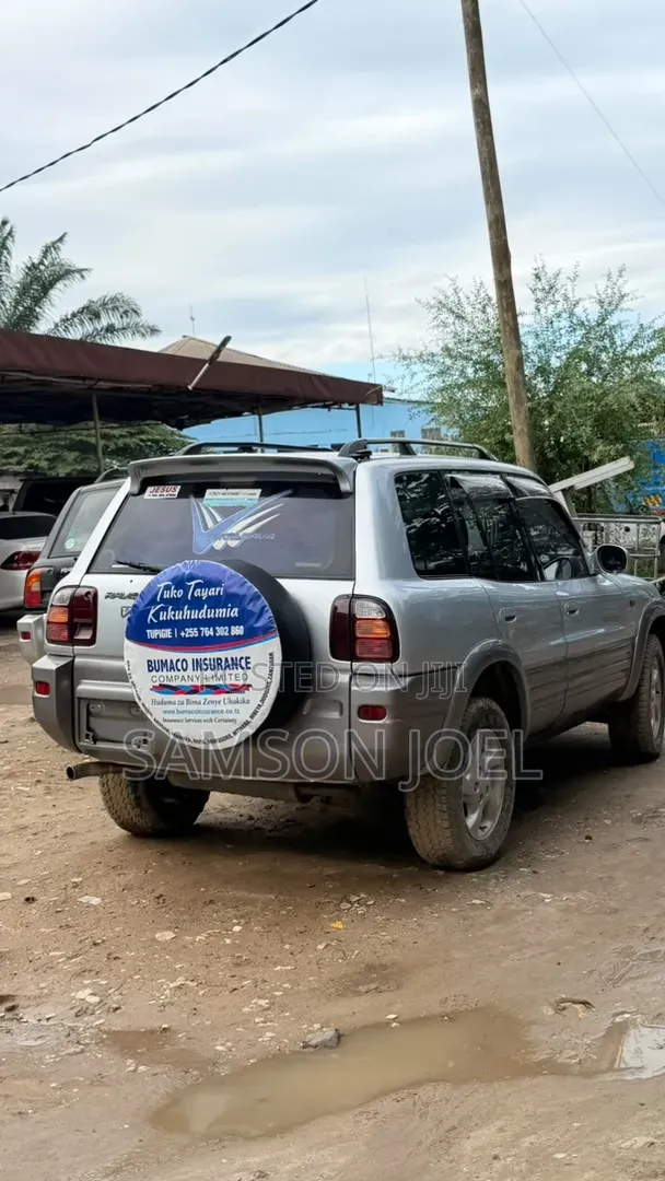 Toyota RAV4 1999 Pearl