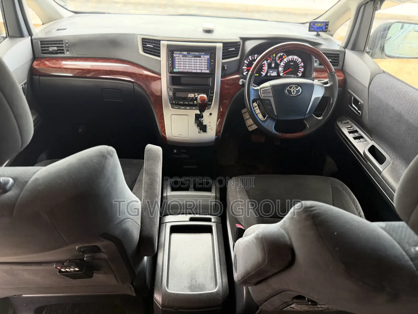 Toyota Alphard 2.4 Petrol FWD 2010 White