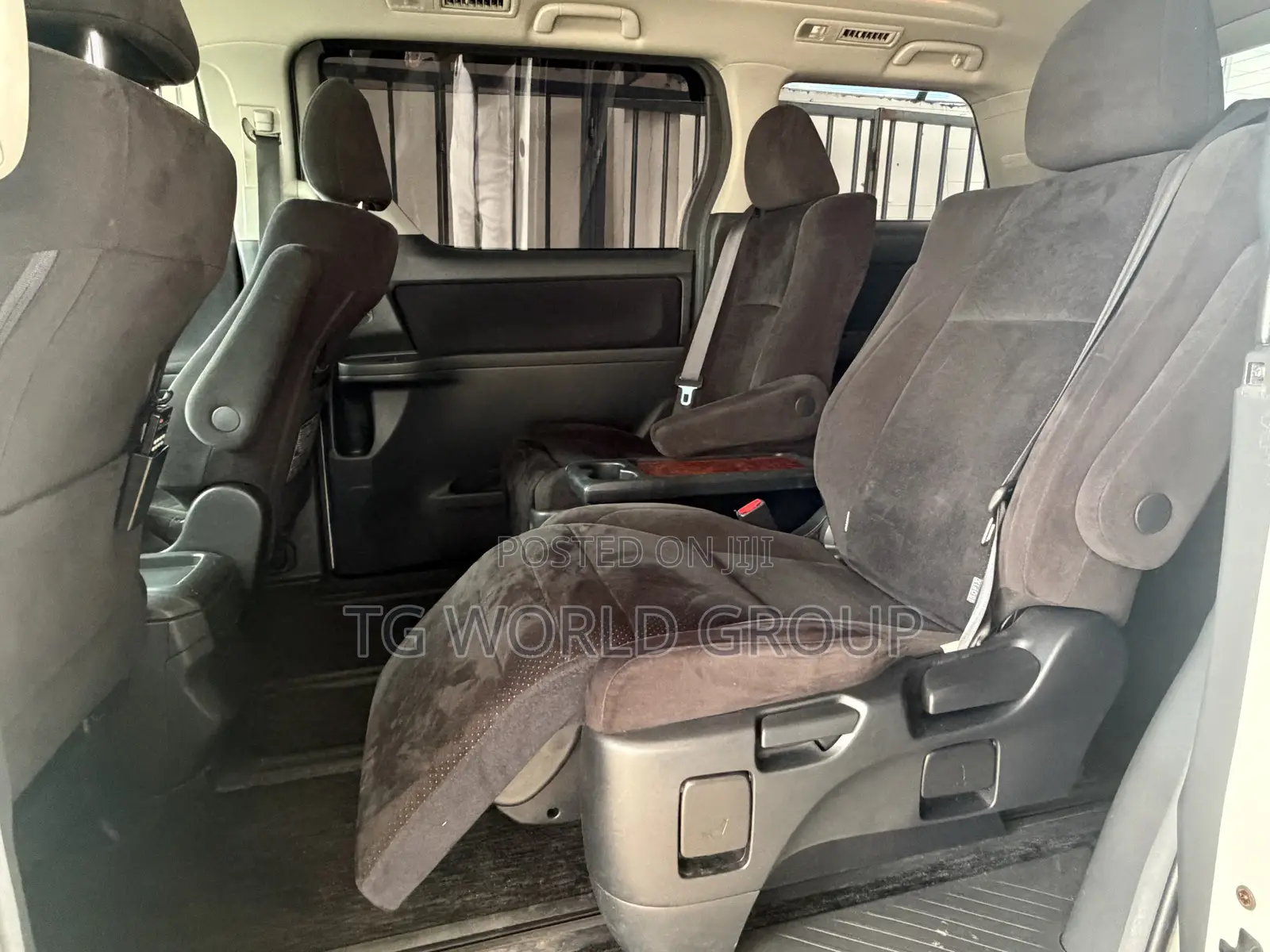 Toyota Alphard 2.4 Petrol FWD 2010 White