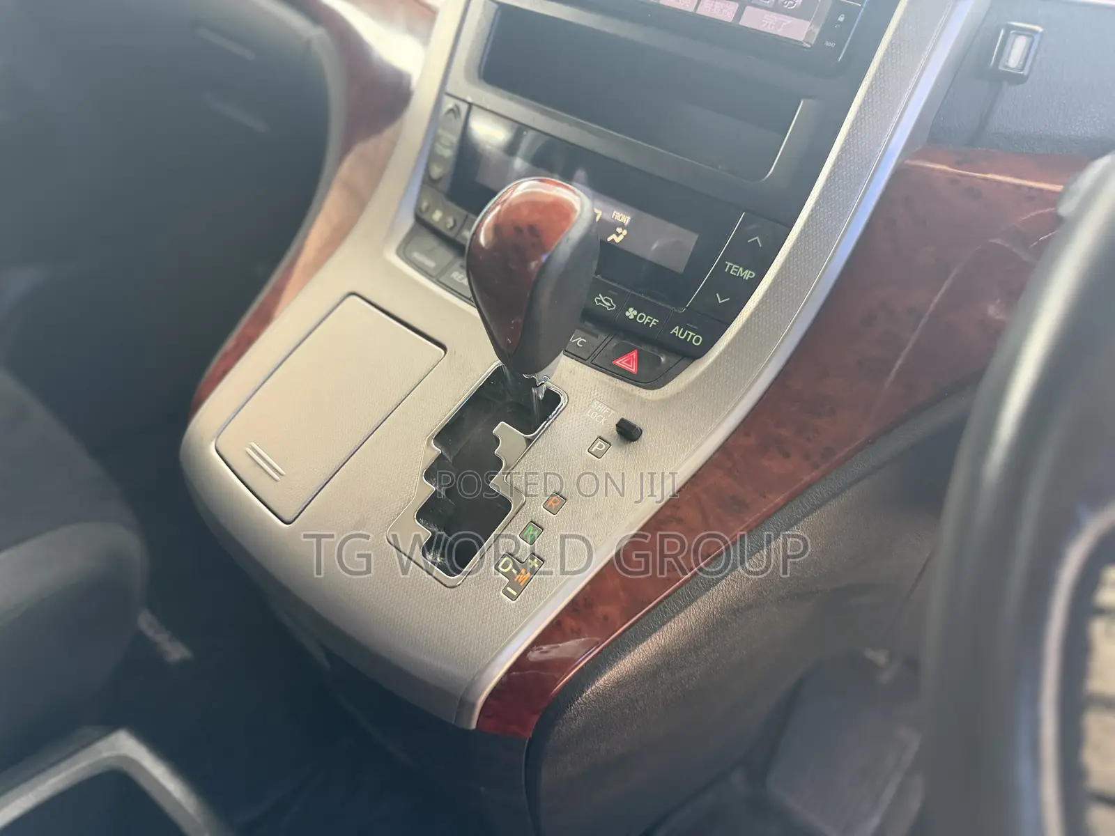 Toyota Alphard 2.4 Petrol FWD 2010 White