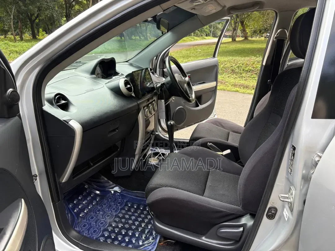 Toyota IST 2023 Silver
