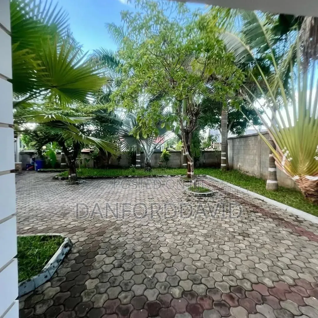 3bdrm Apartment in Kahwa Real Estate, Kunduchi for rent