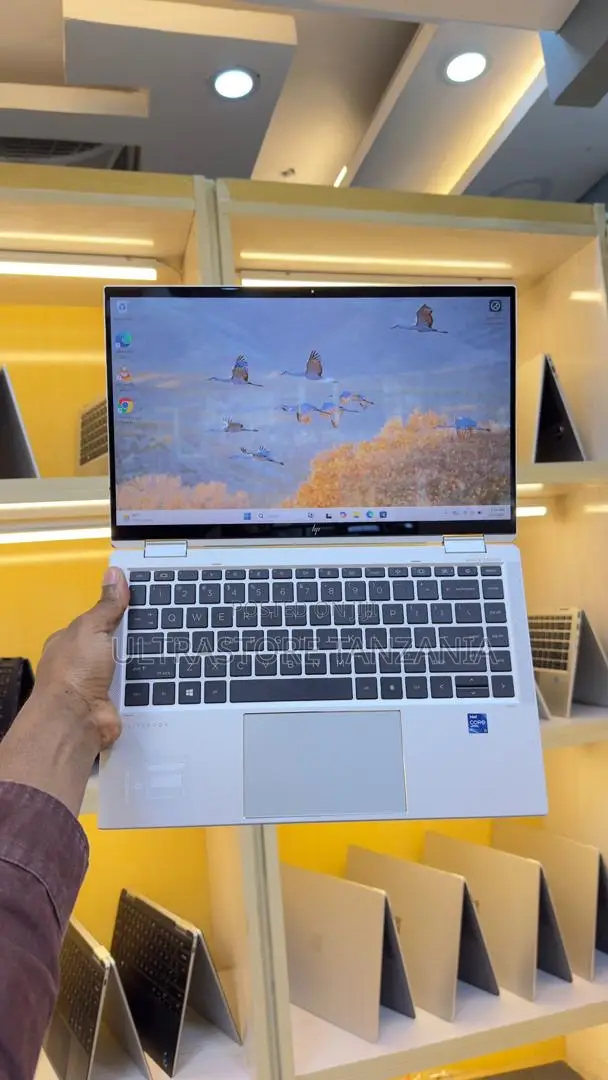 New Laptop HP EliteBook 1040 G8 16GB Intel Core i7 SSD 512GB